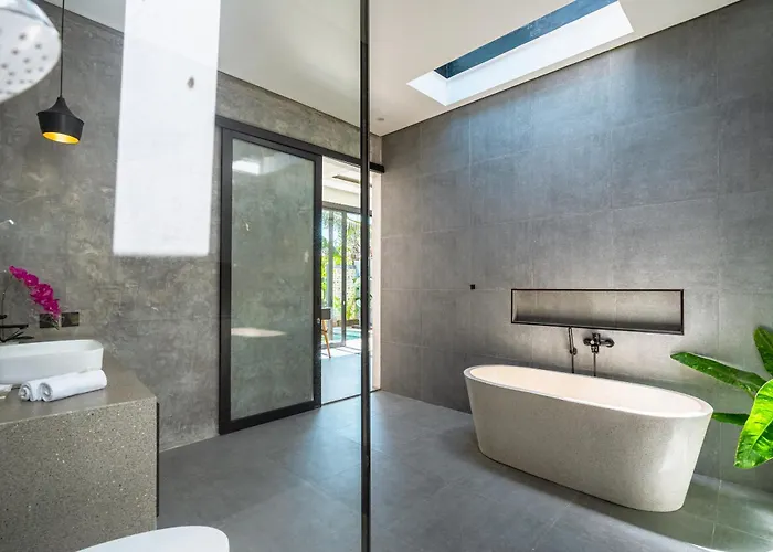 Tropical Modern Private *