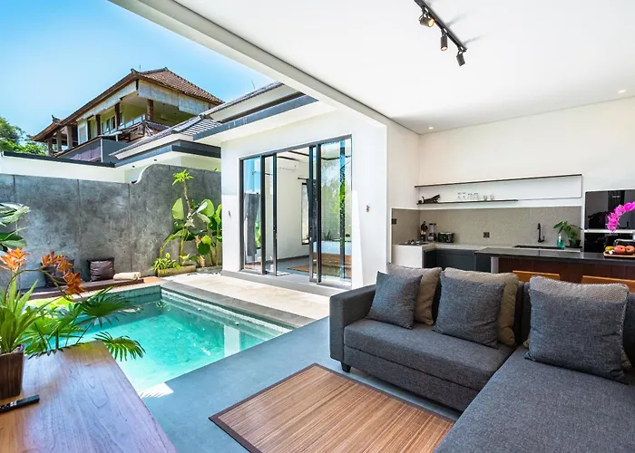 Tropical Modern Private