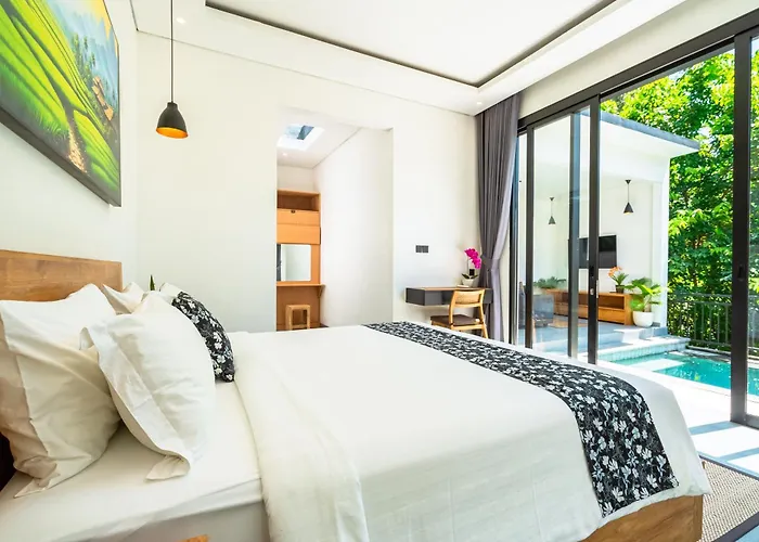 Tropical Modern Private